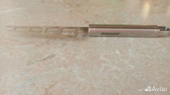 Нож для нарезки сыра