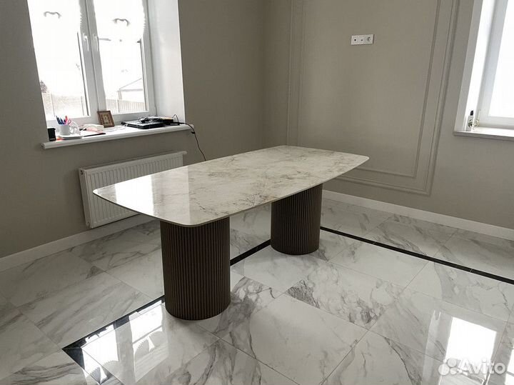 Стол c дизайнерской ножкой Вельвет керамогранит