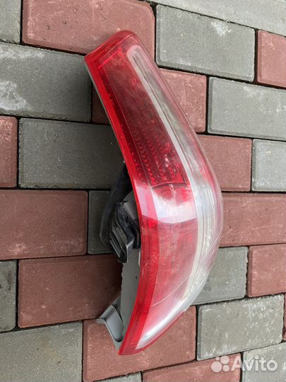 Фонарь задний левый тойота камри 40