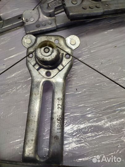 Стеклоподъёмник задний Renault Logan