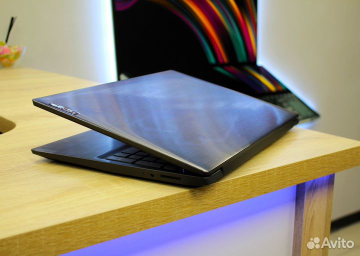 Свеженький ноутбук Lenovo