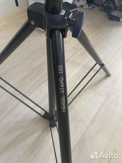 Студийный импульсный свет