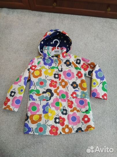 Яркий плащик