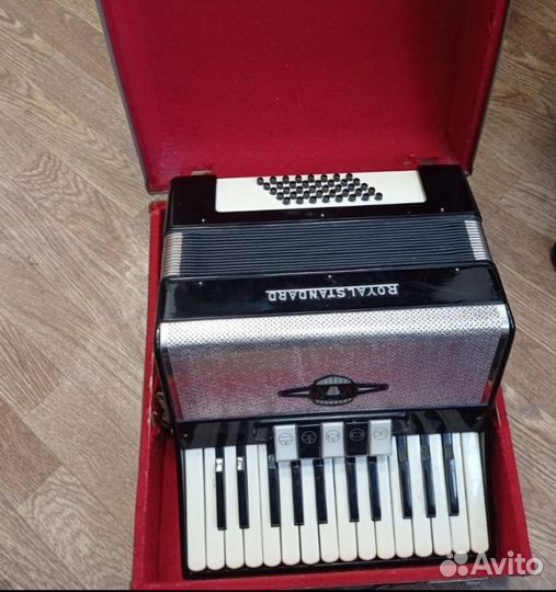 Аккордеон Royal Standart 1/2