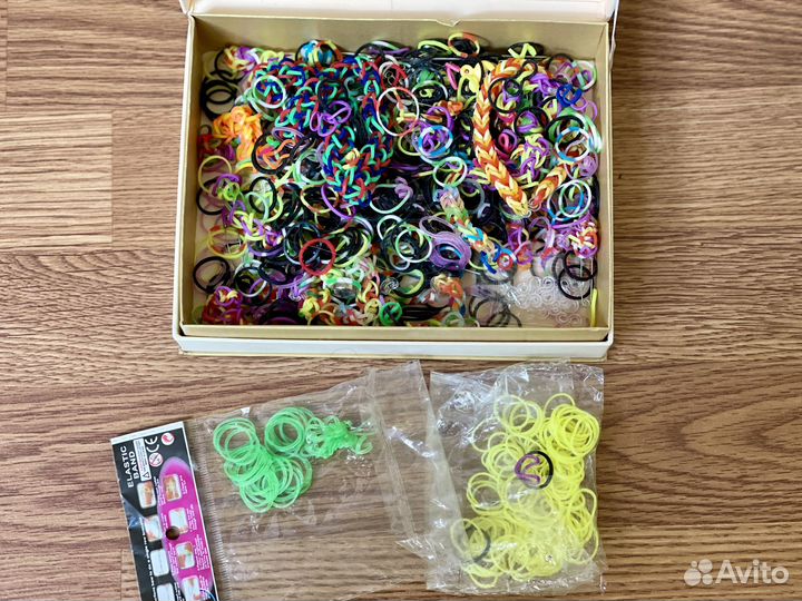 Резиночки для плетения в красивой коробке