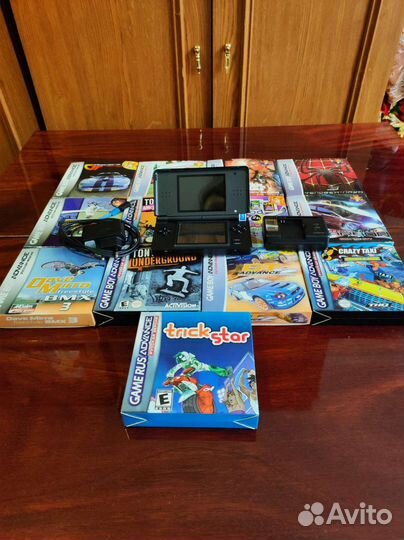 Nintendo DS Lite + игры 11 штук + зарядка и чехол