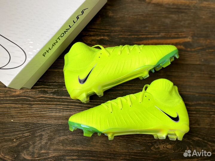 Футбольные бутсы Nike Phantom Luna Elite FG