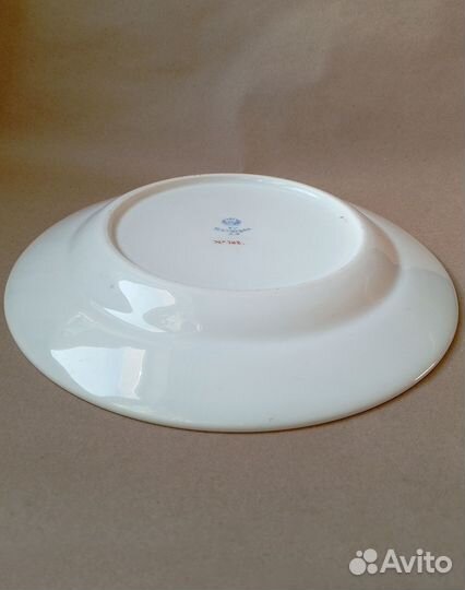 Тарелка фарфор. Товарищество М. С. Кузнецова Д.Ф