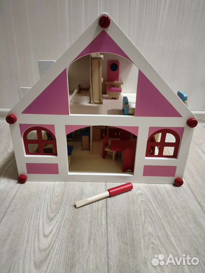 Домик кукольный