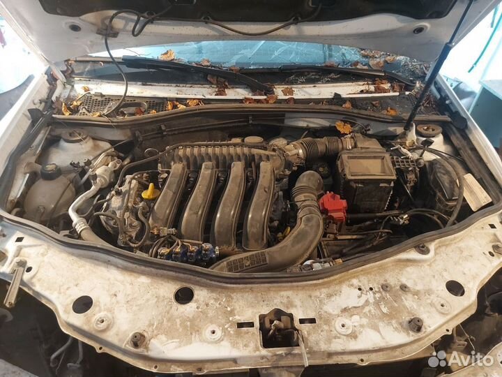 Renault Duster 2.0 МТ, 2017, битый, 98 000 км