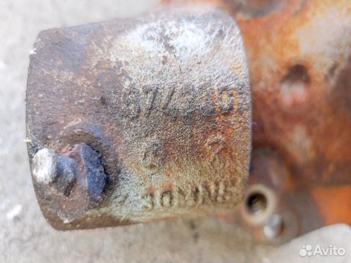 Кулак поворотный передний Mercedes Lk 814 OM366A