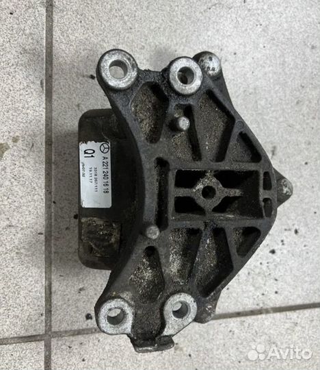 Подушка АКПП Мерседес 221