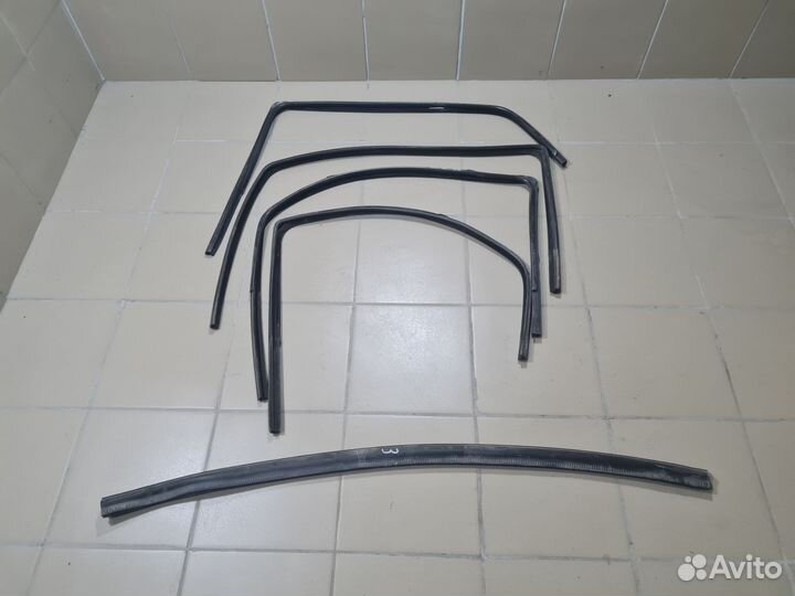 Уплотнительная резинка Opel Corsa D 2006-2010