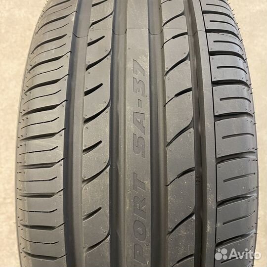 Goodride SA 37 225/40 R19 93Y