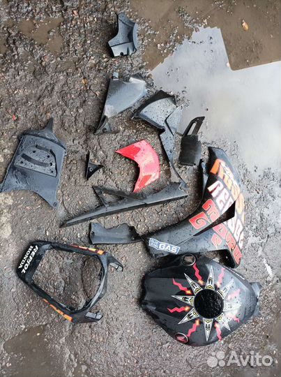 Продам пластик на Honda cbr 1000rr 2008 год