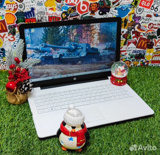 Лучший подарок это белый ноутбук HP