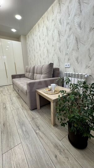 2-к. квартира, 52 м², 10/15 эт.