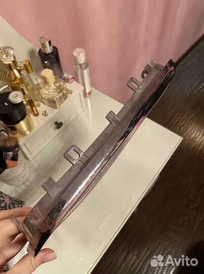 BMW e81 левая накладка на решетку