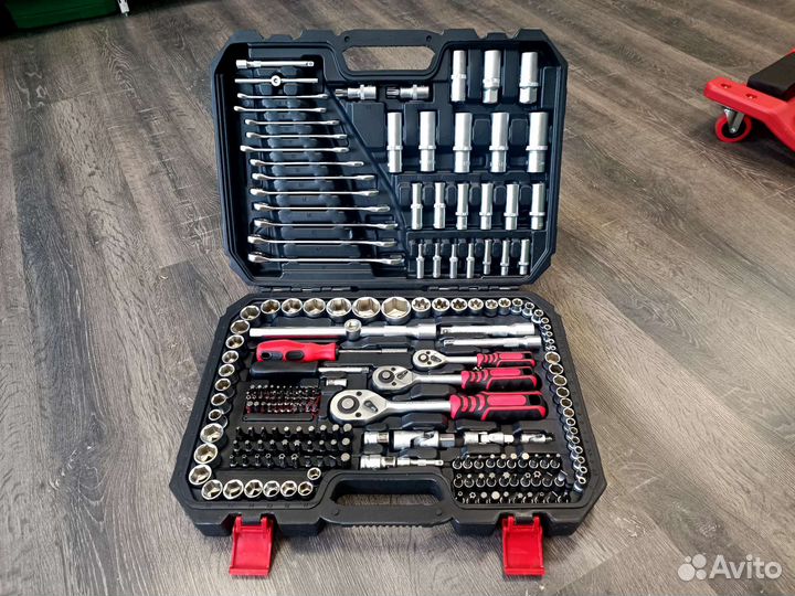 Набор инструментов ForceKraft 216 предметов