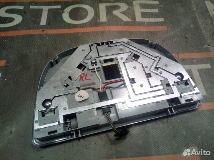 Плафон освещения задний левый Mercedes-Benz