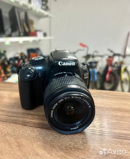 Зеркальная камера Canon EOS 1100D