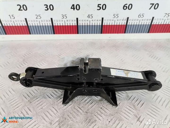 Домкрат Subaru Legacy 2 1996 97030FA070