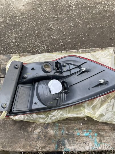 Задний фонарь мазда626 седан