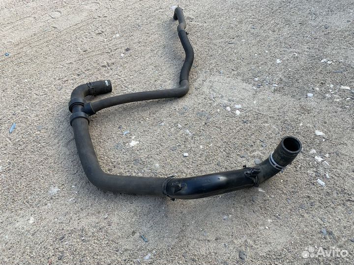 Патрубок охлаждения Renault