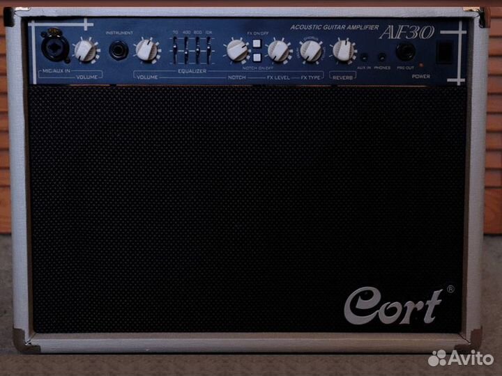Комбоусилитель для акустической гитары Cort AF30