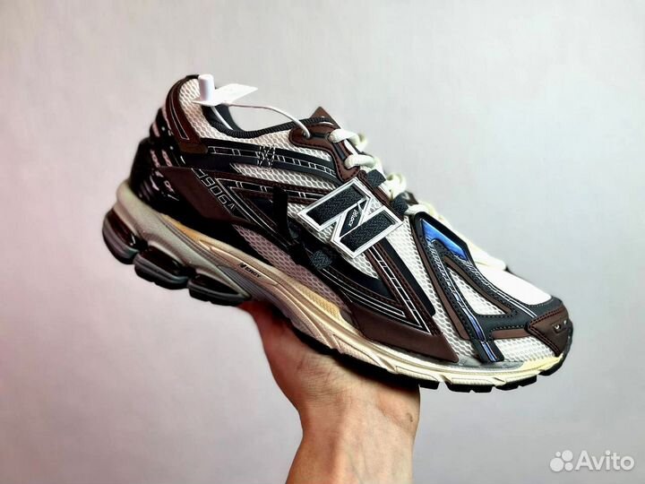 Кроссовки New Balance 1906