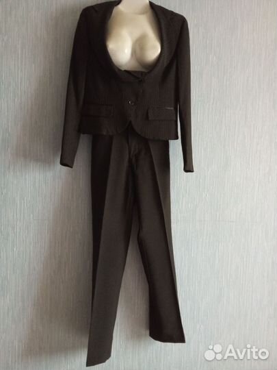 Костюм брючный 46-48 рр