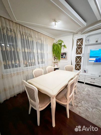 Обеденный стол и стулья(Комплект)