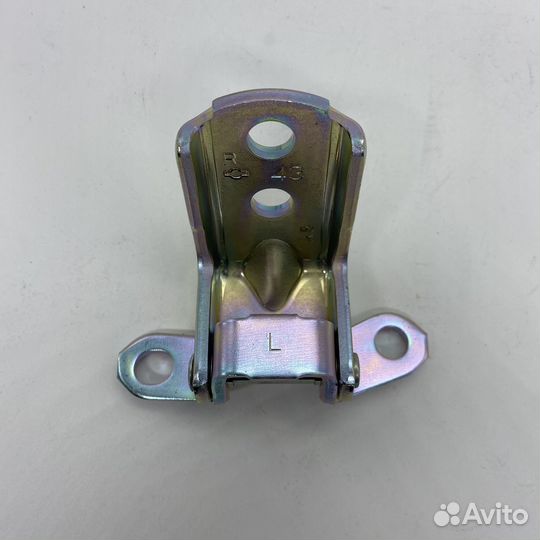 Петля двери