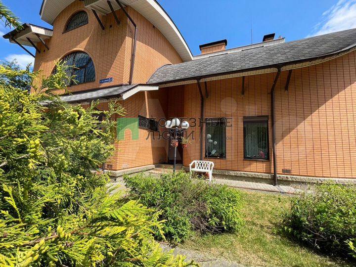 Коттедж 712 м² на участке 60 сот.