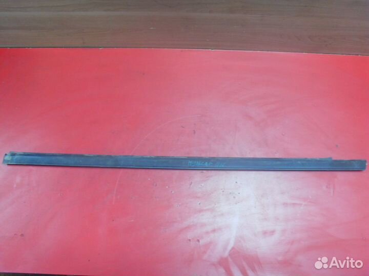 Накладка стекла переднего 808213ZL1A Nissan Pulsar