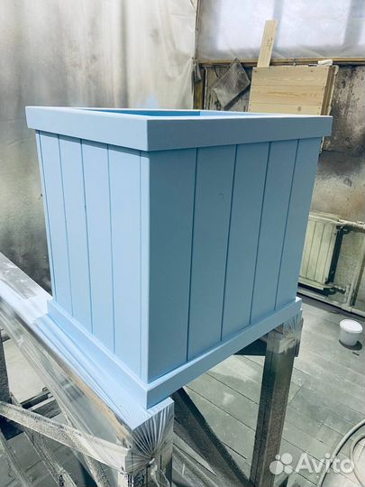 Деревянные уличные кашпо