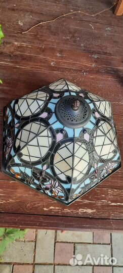 Продам потолочный светильник