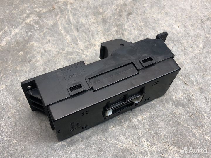 Зад прав кнопка эсп Genesis 2