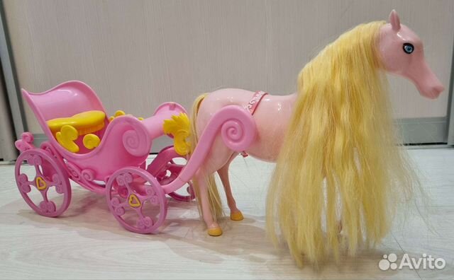 Лошадка с каретой