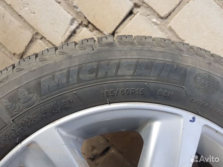 Michelin X-Ice XI3 185/60 R15