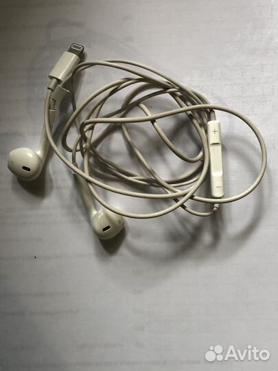 Наушники для iPhone проводные