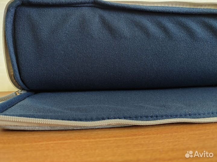 Чехол RivaCase для ноутбуков, планшетов 15,6