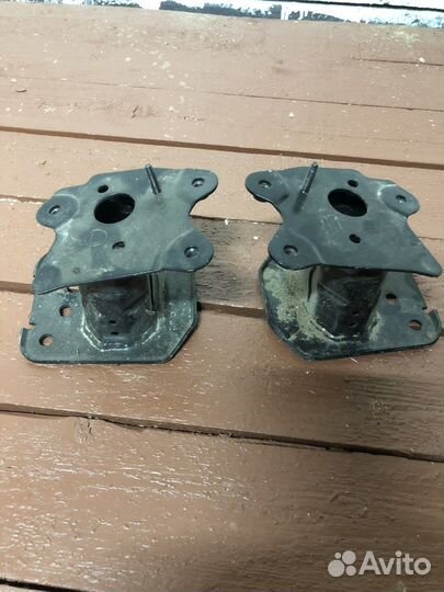 Кронштейн с усилителем заднего бампера Toyota rav4