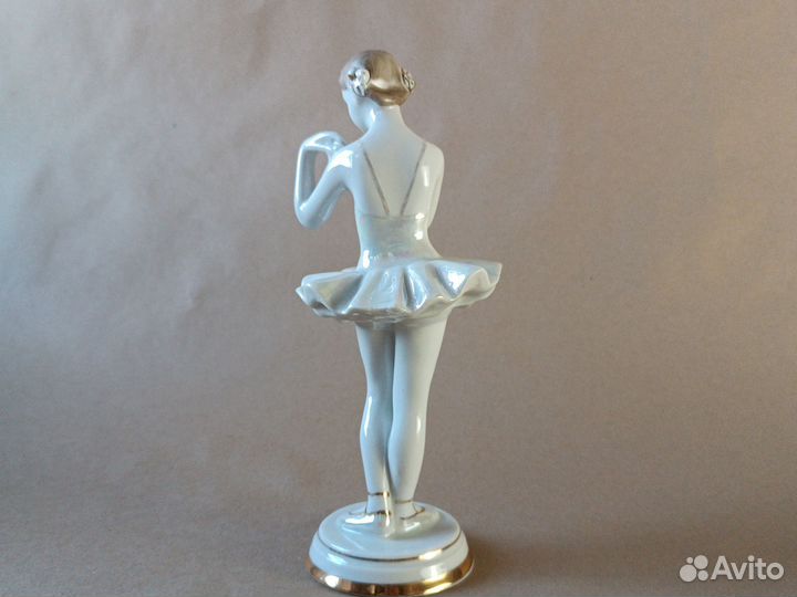 Статуэтка фарфор винтаж