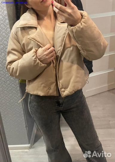 Легкая экокожаная куртка для активных