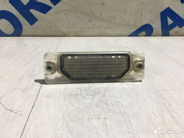 Плафон подсветки номера infiniti FX35 3.5 ат