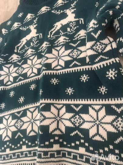 Свитер с оленями