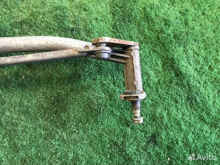 Трапеция стеклоочистителей с моторчиком