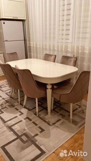 Кухонный стол и стулья. Собственное производство