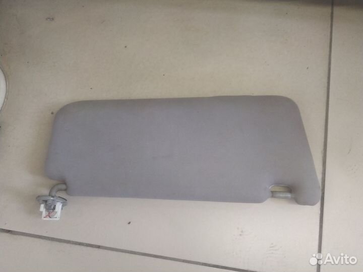 Тойота Камри 40.2006-2011г.козырек солнца левый